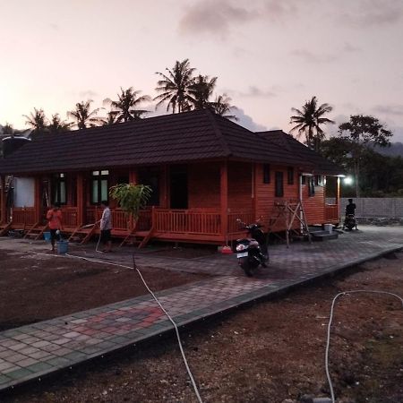 Mandalika Queen Hostel Kuta  Esterno foto
