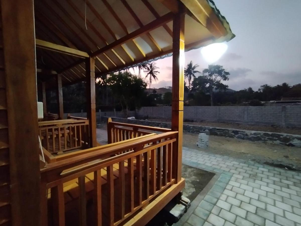 Mandalika Queen Hostel Kuta  Esterno foto