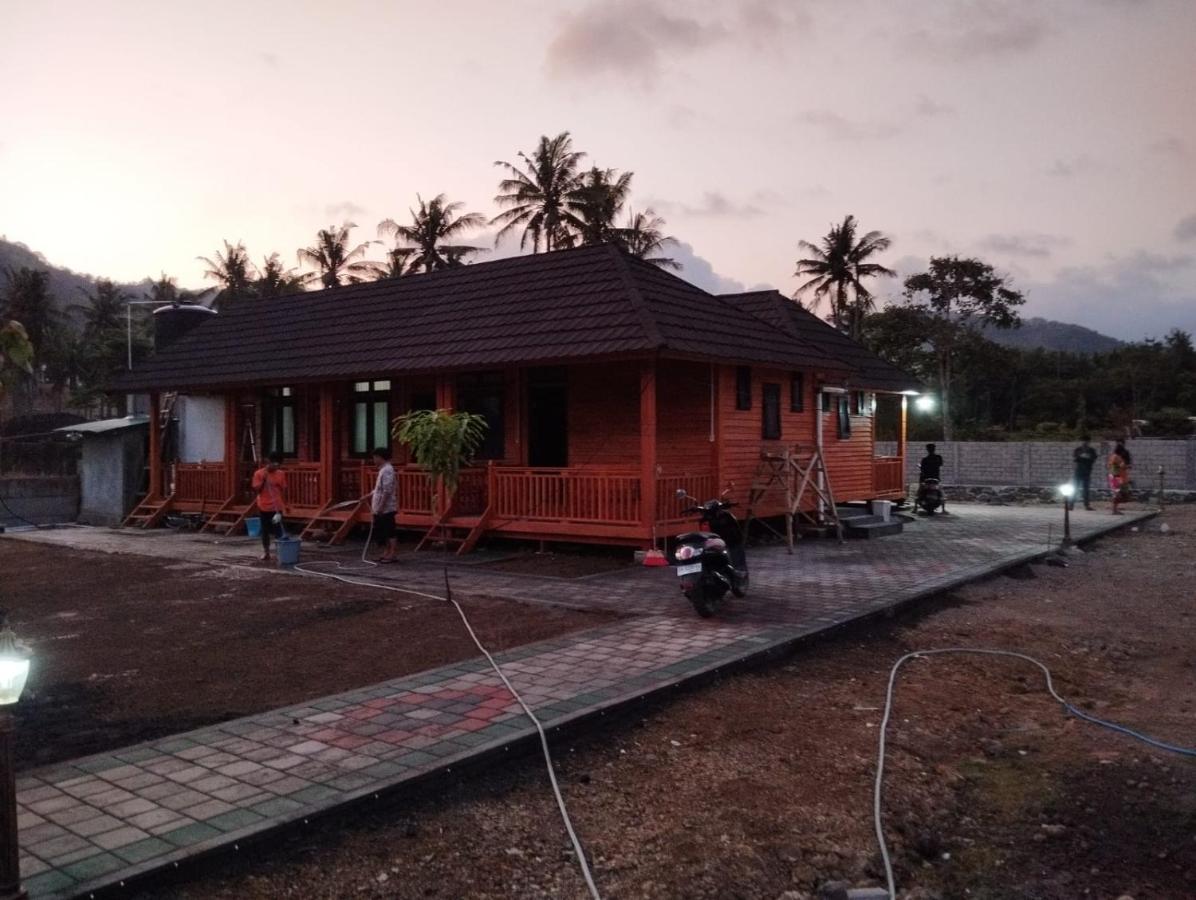 Mandalika Queen Hostel Kuta  Esterno foto